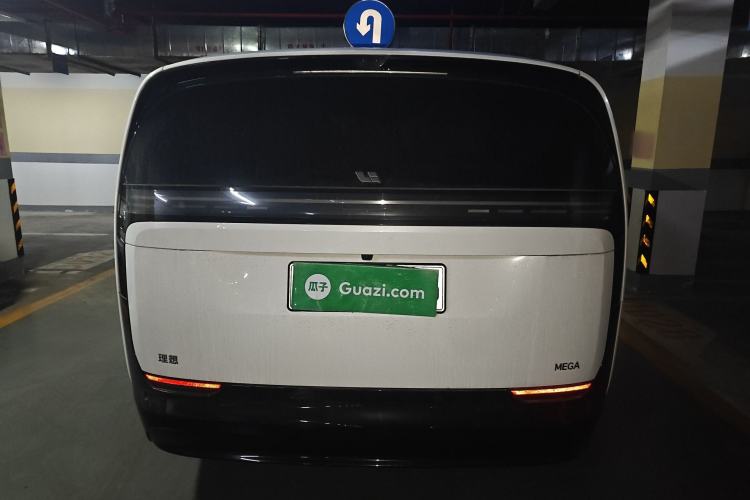 Used Li Auto MEGA 2024 Ultra Model
