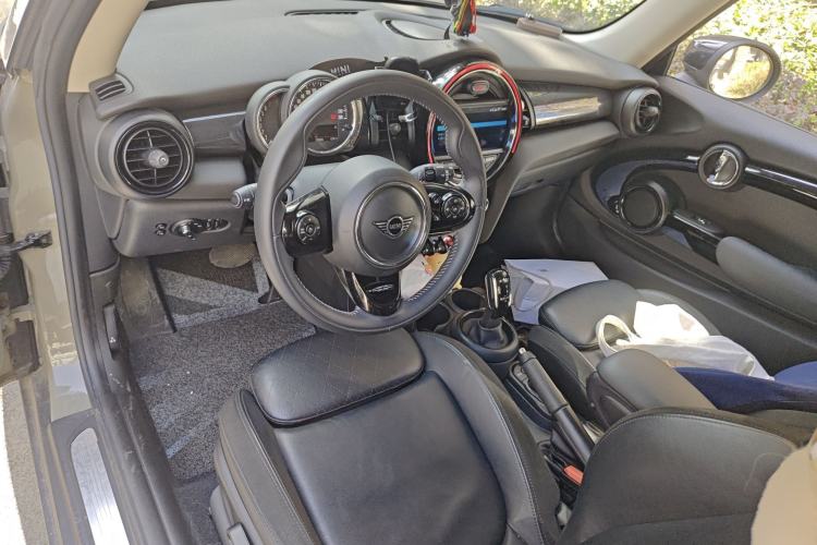 Used MINI MINI 2019 1.5T COOPER Artist