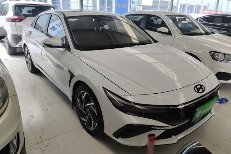 Used Hyundai Elantra 2023 1.5L CVT LUX Prestige Edition