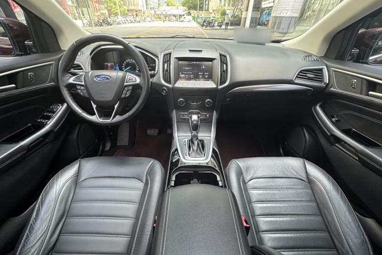 Used Ford Edge 2015 2.0T GTDi Two-Wheel-Drive High-Line Version
