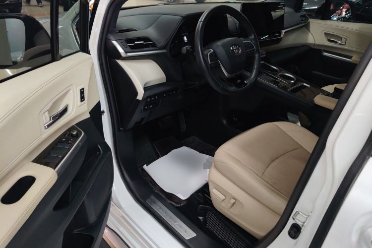 Used Toyota Granvia 2023 2.5L Hybrid Prestige VIP Edition