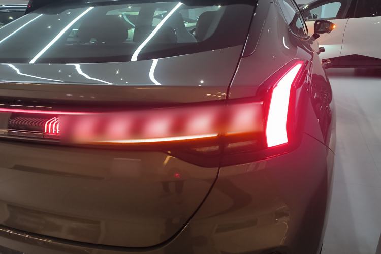 Used Zeekr 001 2025 WE Edition 100 kWh Rear-Wheel Drive
