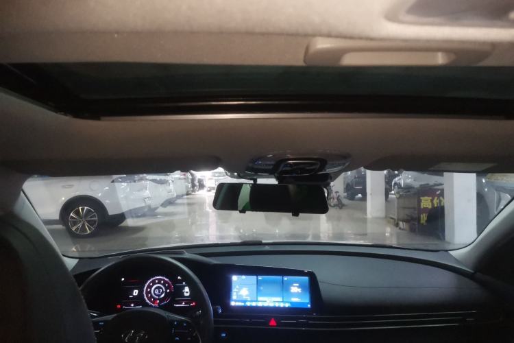 Used Hyundai Elantra 2021 1.5L CVT LUX Prestige Edition
