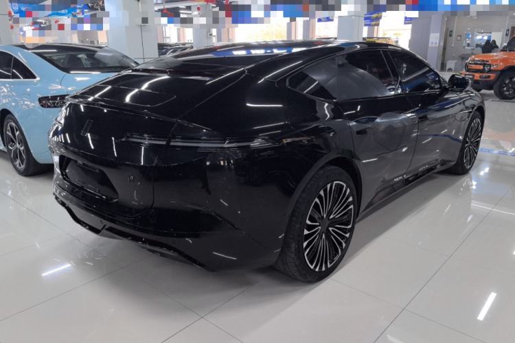 Used  12 2025 Ultra Extended-Range Edition
