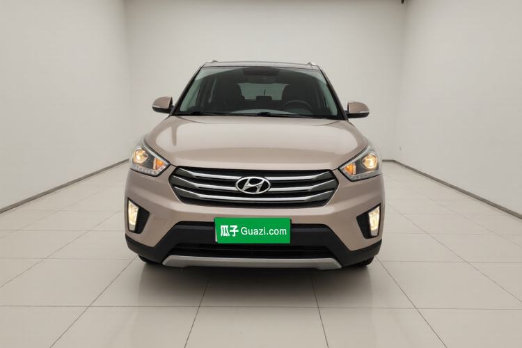 Used Hyundai ix25 2015 1.6L Automatic Two-Wheel-Drive Deluxe DLX Model
