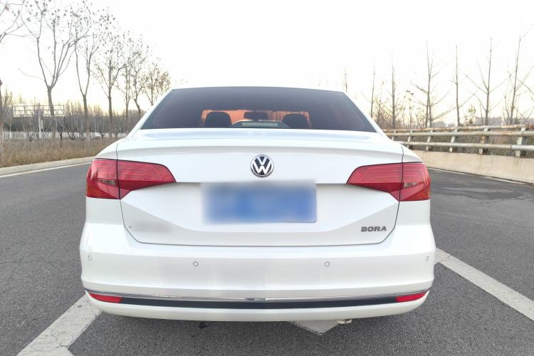 Used Volkswagen Bora 2016 1.6L manual Comfort trim level
