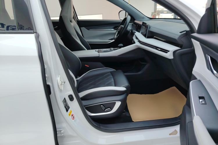 Used Changan CS75 PLUS 2023 3rd Generation 1.5T Automatic Prestige Model
