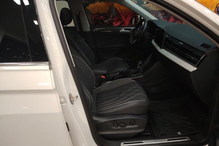 Used Volkswagen Tiguan L 2022 330TSI Automatic Two-Wheel Drive R-Line Enhanced Edition