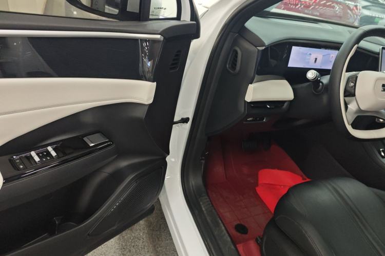 Used  L7 2024 1.5T 115 km PLUS Dragon Edition