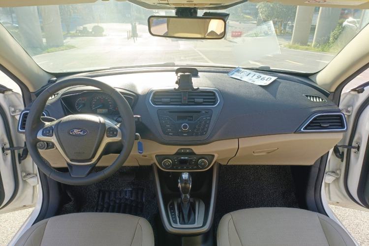 Used Ford Escort 2015 1.5L Automatic Fashion Model