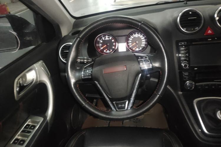 Used Haval H6 2015 Upgraded Model 1.5T Manual Two-Wheel Drive Elite Version