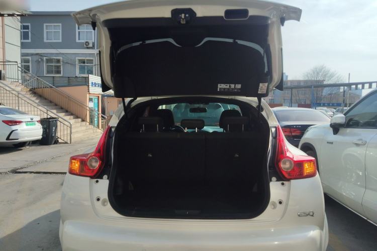 Used Infiniti ESQ 2014 1.6L Spontaneous Edition