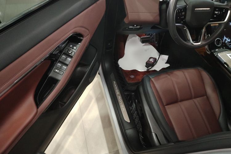 Used Land Rover Range Rover Evoque 2023 Aurora L 249 PS Luxury Edition