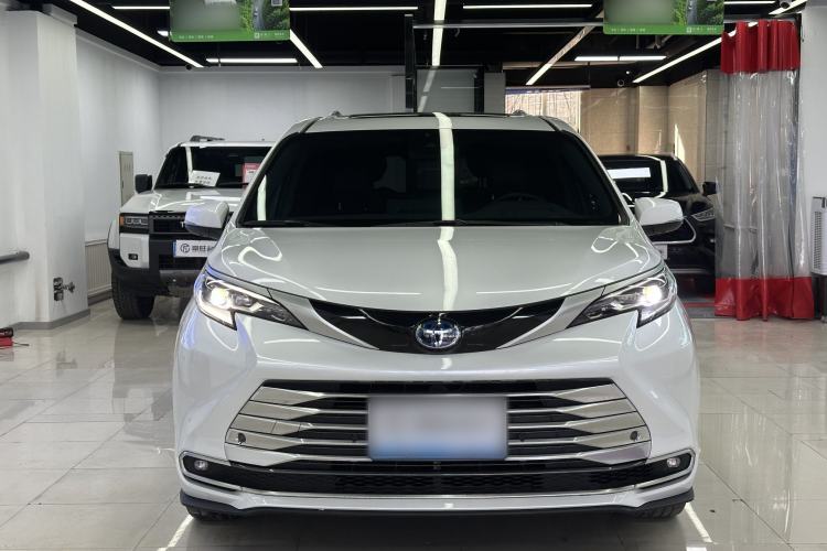Used Toyota Sienna 2021 2.5L Hybrid Platinum Edition