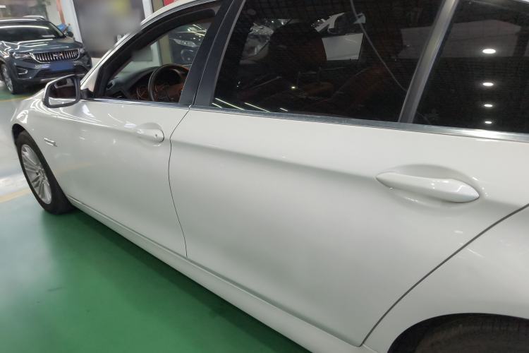 Used BMW 5 Series 2014 525Li Leading Model
