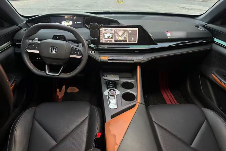 Used Changan UNI-V 2022 1.5T Prestige Version
