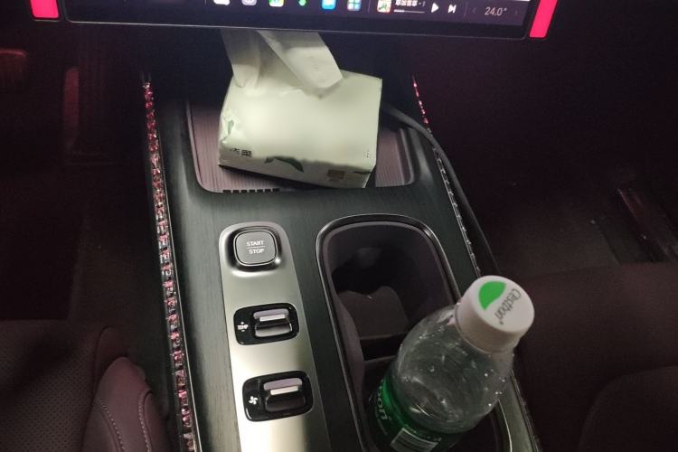 Used  SU7 2024 Rear-Drive Ultra-Long Range Advanced Pro-Level Intelligent Driving Version
