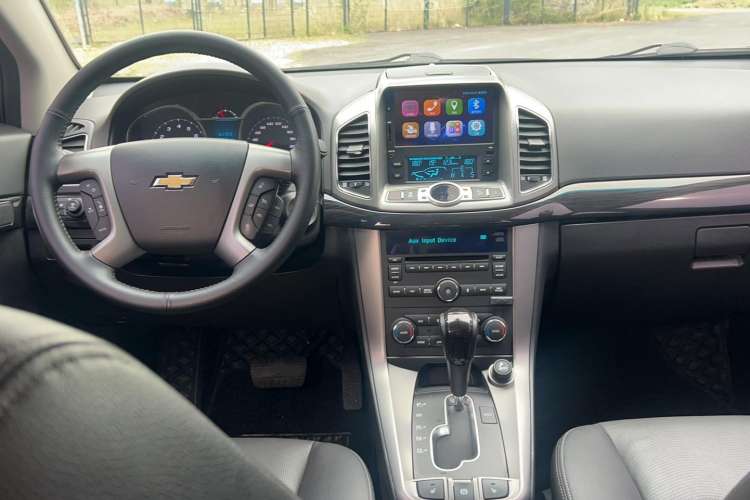 Used Chevrolet Captiva 2015 2.4L 4x4 Flagship Edition 7-Seater
