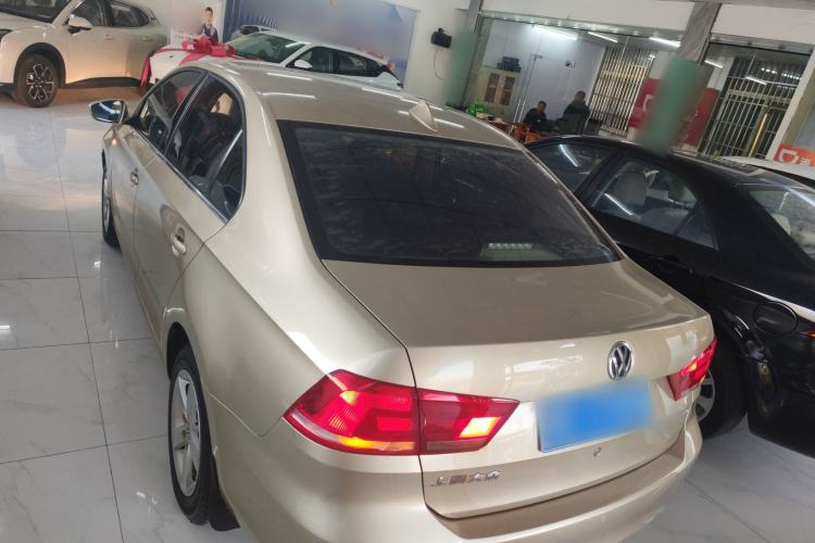 Used Volkswagen Santana 2015 1.6L Automatic Comfort Edition
