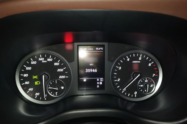 Used Mercedes-Benz Vito 2021 2.0T Business Version 7 Seats