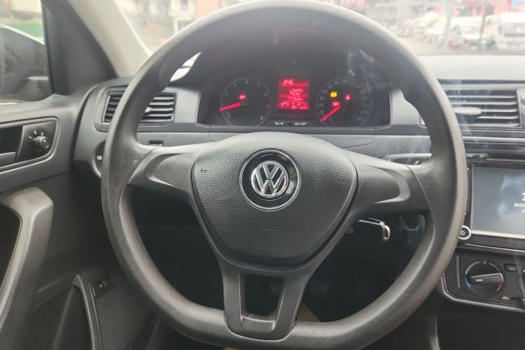 Used Volkswagen Santana 2016 1.4L Manual Fashion Edition
