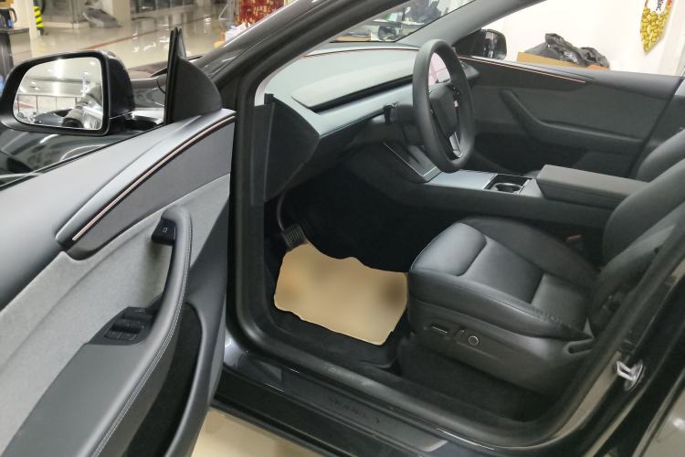 Used Tesla Model Y 2025 Rear-Wheel-Drive Version
