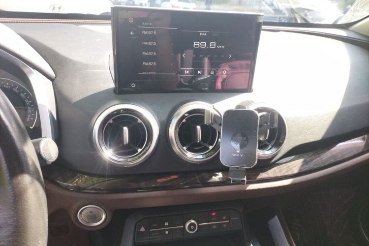 Used Wey VV5 2019 1.5T Two-Wheel Drive Color Pioneer
