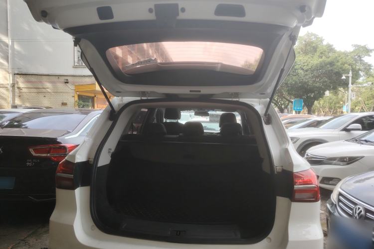 Used Roewe RX5 2016 20T Two-Wheel Drive Automatic Internet Smart Edition
