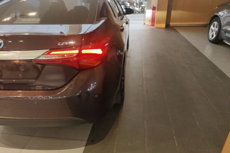 Used Toyota Levin 2017 Revised Dual-Engine 1.8H GS E-CVT Elite Sunroof Version China V Standard