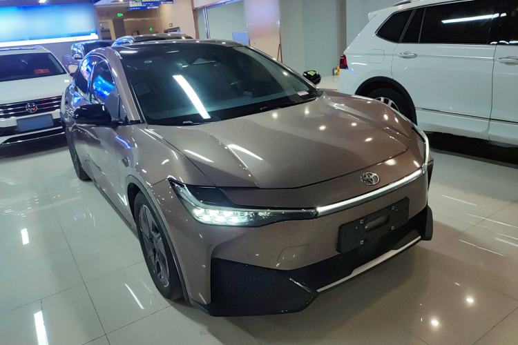 Used Toyota bZ3 2023 616 km Long-Range Premium
