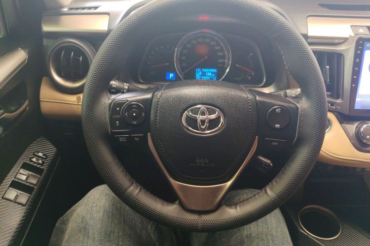 Used Toyota RAV4 2013 2.0L CVT Four-Wheel Drive New Edition
