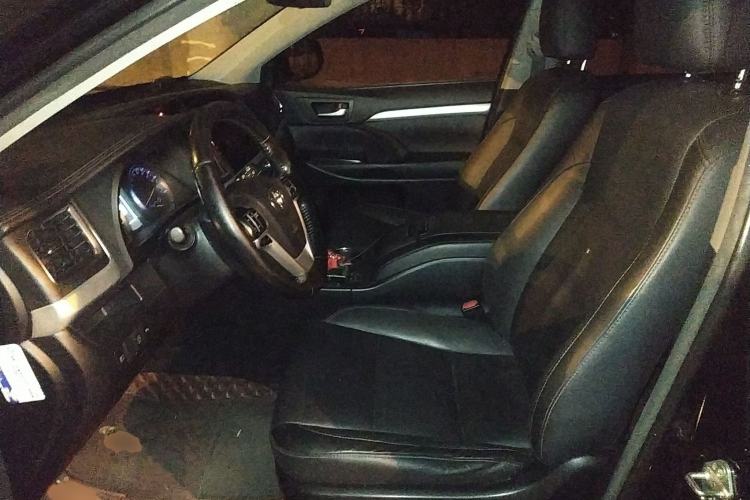 Used Toyota Highlander 2018 2.0T Four-Wheel Drive Luxury Edition 7 Seats China V Emission Standard
