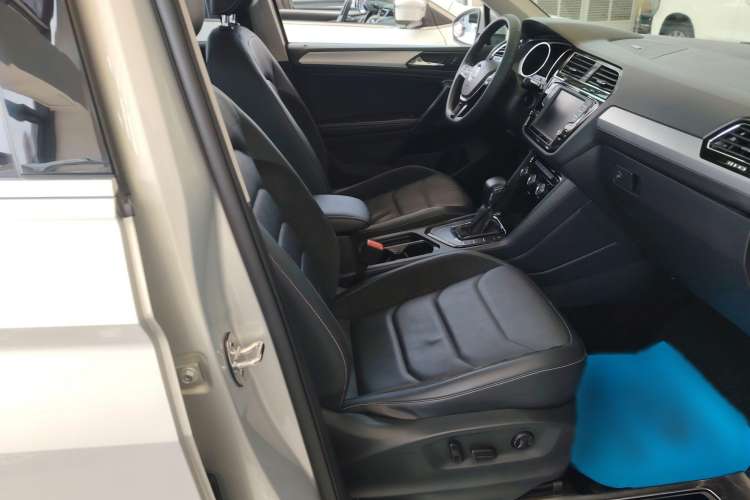 Used Volkswagen Tiguan L 2017 330TSI Automatic Two-Wheel Drive Luxury Edition
