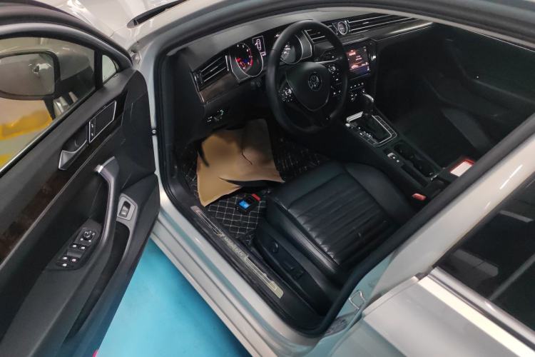 Used Volkswagen Magotan 2019 330TSI DSG Luxury Version China VI Standard
