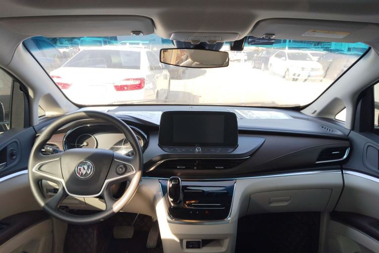 Used Buick GL8 2023 Land Executive Class Comfort Model