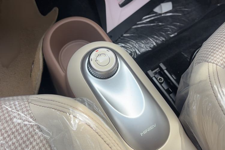 Used Wuling Hongguang MINIEV 2025 Four-Door Version Advanced Edition
