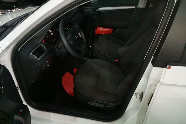 Used Volkswagen Bora 2016 1.6L Manual Fashion Edition
