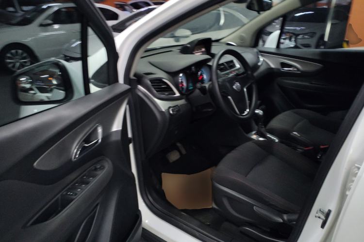 Used Buick Encore 2015 1.4T Automatic Two-Wheel Drive Urban Elite Version