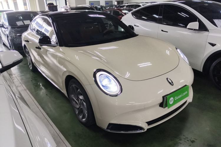 Used ORA Lightning Cat 2022 555 km Luxury Edition