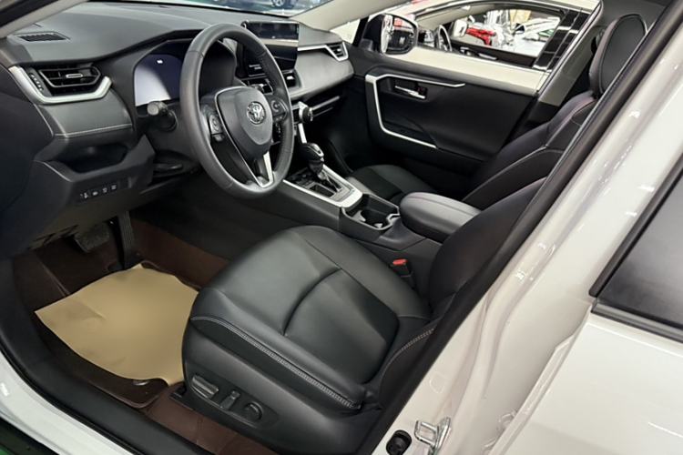 Used Toyota RAV4 2023 2.0L CVT Two-Wheel Drive Fashion Plus Edition
