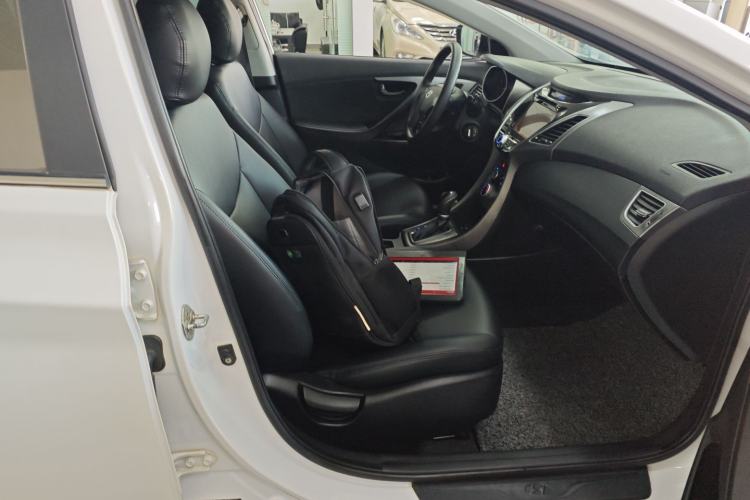 Used Hyundai Elantra 2016 1.6L Automatic Smart Version
