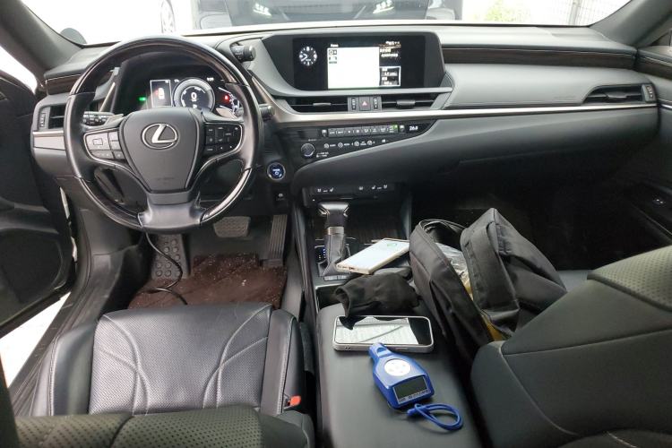 Used Lexus ES 2020 300h Premium Edition

