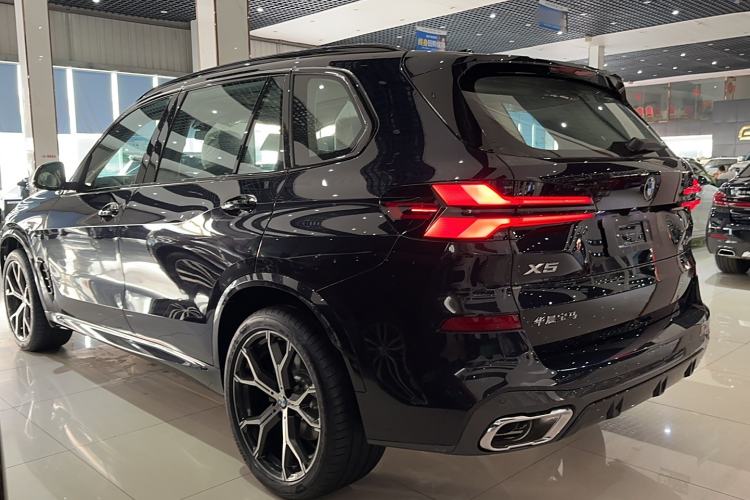 Used BMW X5 2023 xDrive 30Li Luxury M Sport Night Edition Package
