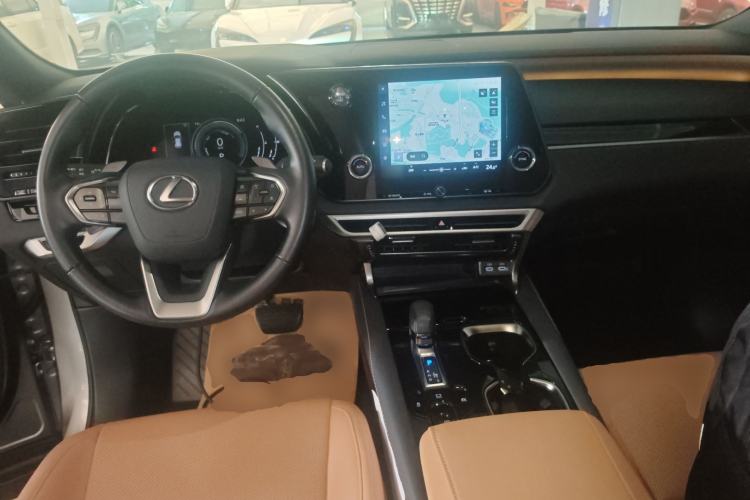 Used Lexus RX 2023 350h Two-Wheel Drive Enjoyment Version
