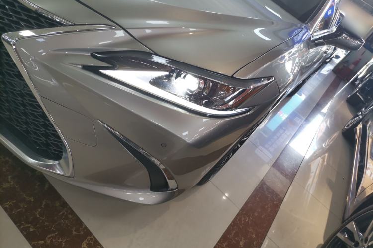 Used Lexus ES 2021 300h Excellence Edition