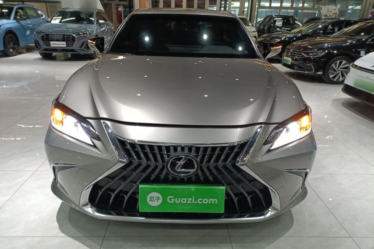 Used Lexus ES 2022 200 Excellence Edition
