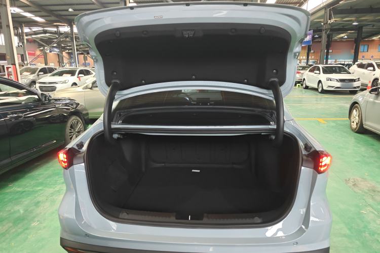 Used  L6 2024 125km PLUS Dragon Edition