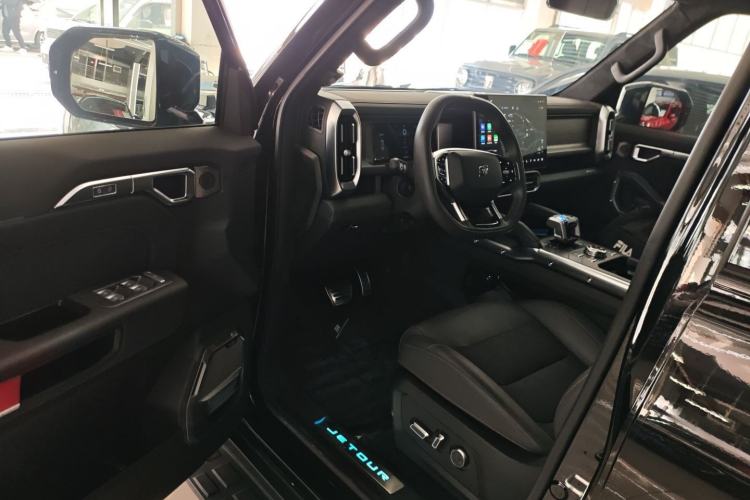 Used JETOUR Traveler 2023 2.0T All-Wheel Drive Conquer PRO
