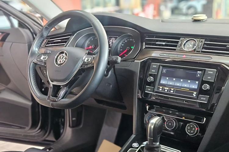 Used Volkswagen Magotan 2019 330TSI DSG Leading Model China VI Standard
