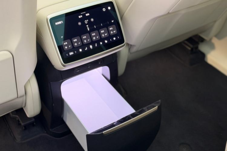 Used ONVO Luxeed L90 
